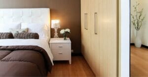 Dobbeltseng i soveværelse